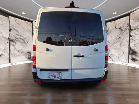 Used 2017 Mercedes-Benz Sprinter 2500 image 3
