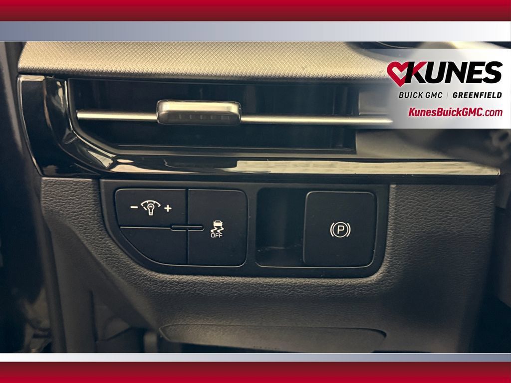 Used 2026 Kia Sportage LX FWD image 19