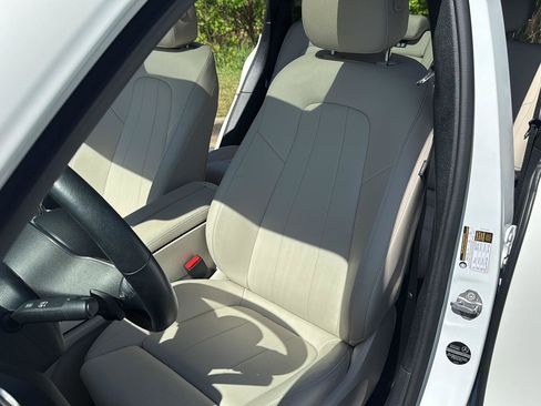 Used 2023 Mercedes-Benz GLB 250 image 19