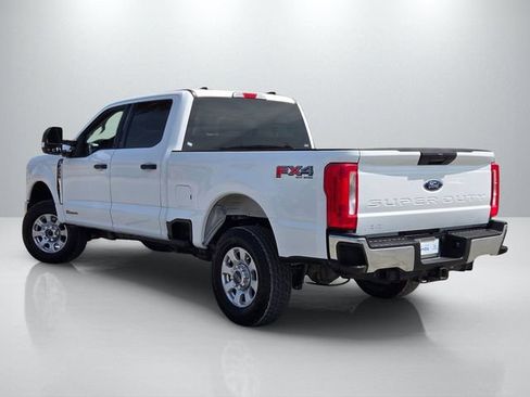 Used 2024 Ford F250 XLT w/ FX4 Off-Road Package AWD/4WD image 6