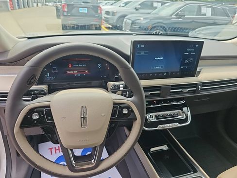 Certified 2024 Lincoln Corsair AWD w/ Equipment Group 101A image 12