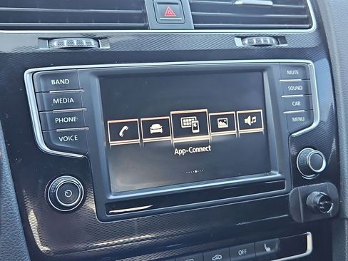 Used 2017 Volkswagen GTI Sport image 23