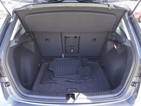 Used 2023 Volkswagen Taos SE FWD image 8