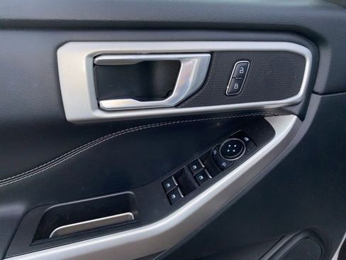 Certified 2022 Ford Explorer XLT w/ Equipment Group 202A image 19