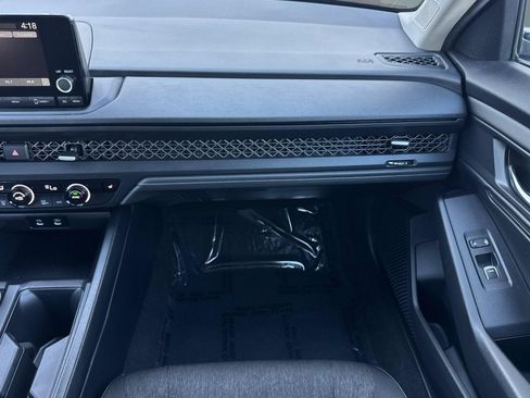 Certified 2025 Honda Accord SE image 30