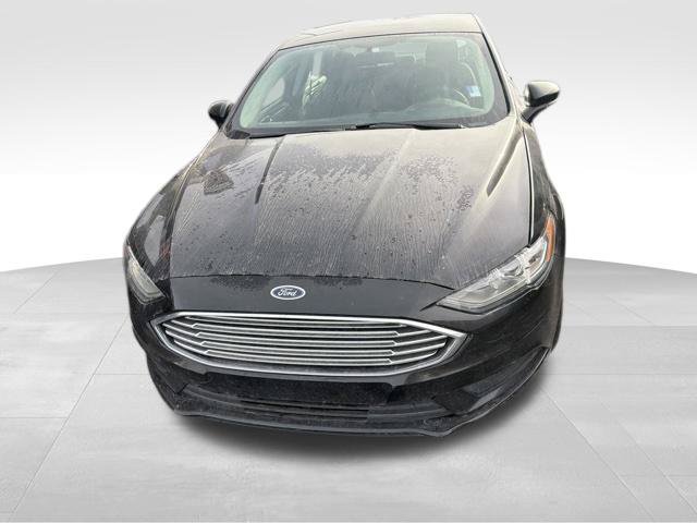 Used 2017 Ford Fusion SE FWD image 4
