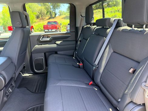 New 2026 GMC Sierra 2500 SLE w/ Preferred Package AWD/4WD image 8