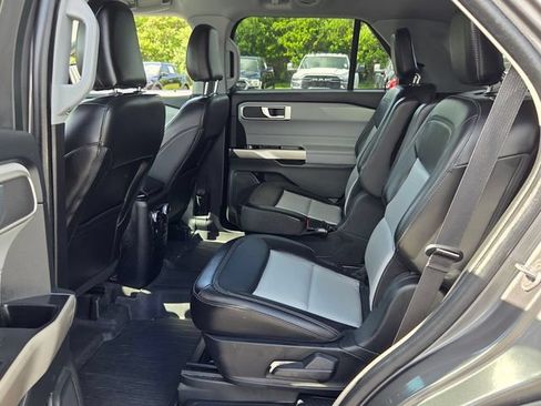 Used 2023 Ford Explorer XLT w/ Equipment Group 202A RWD image 10