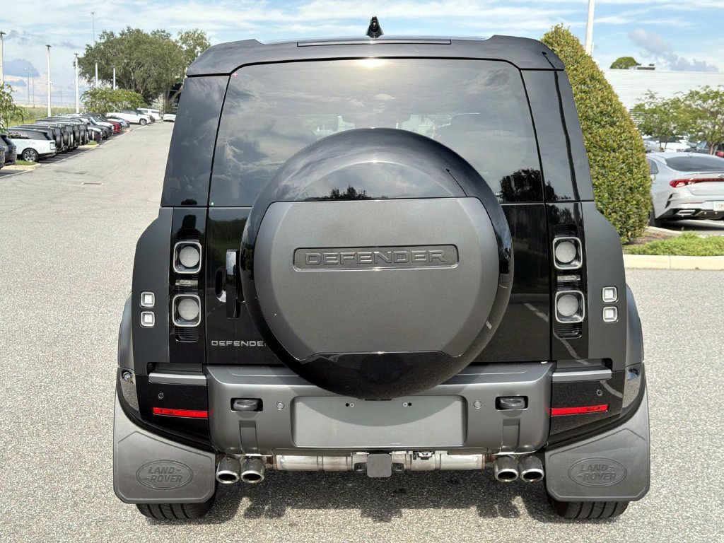 Used 2024 Land Rover Defender 110 Carpathian Edition AWD/4WD image 4