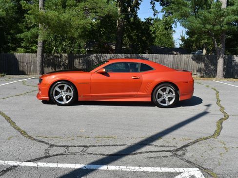 Used 2010 Chevrolet Camaro SS w/ RS Package RWD image 3