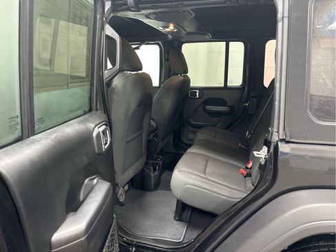 Used 2021 Jeep Wrangler Unlimited Sport image 23