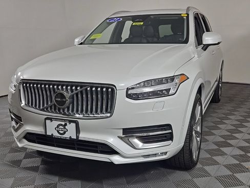 Certified 2023 Volvo XC90 B6 Plus AWD/4WD image 3