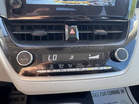 Used 2024 Toyota Corolla LE w/ LE Convenience Package FWD image 18