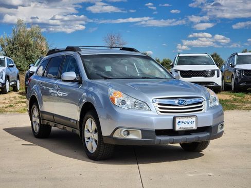 Used 2012 Subaru Outback 2.5i Premium AWD/4WD image 3