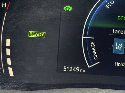 Used 2025 Toyota Camry LE FWD image 17