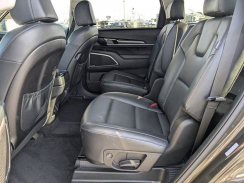 Used 2025 Kia Telluride S FWD image 25