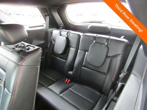 Used 2025 Ford Explorer ST-Line w/ ST-Line Street Pack AWD/4WD image 18