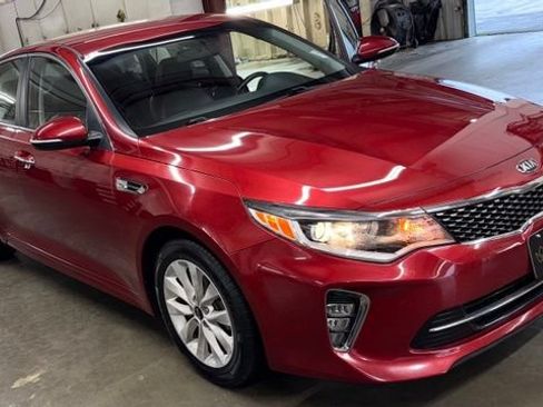 Used 2018 Kia Optima S FWD image 10