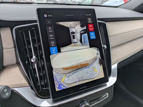 New 2026 Volvo XC90 T8 Plus w/ Protection Package Premier AWD/4WD image 9