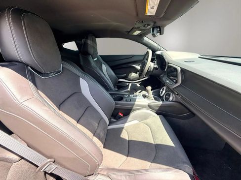 Used 2018 Chevrolet Camaro SS RWD image 13