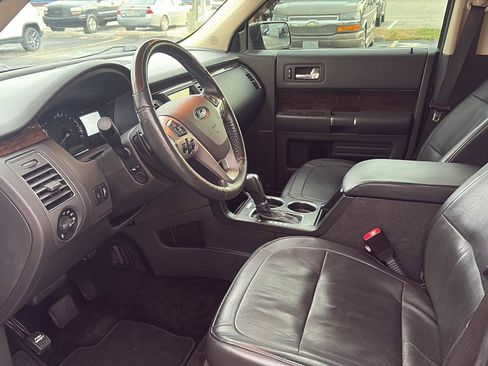 Used 2018 Ford Flex Limited w/ Equipment Group 303A AWD/4WD image 5