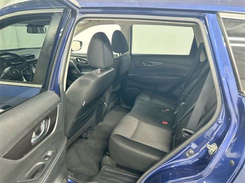 Used 2019 Nissan Rogue SV image 19