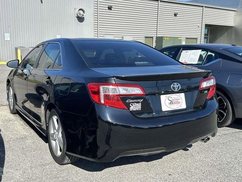 Used 2014 Toyota Camry SE image 19