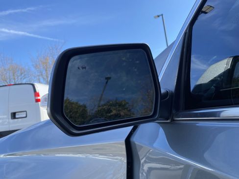 Used 2023 Chevrolet Traverse Premier image 42