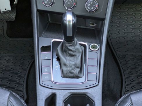 Used 2019 Volkswagen Jetta S image 18