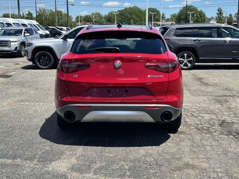 Used 2023 Alfa Romeo Stelvio Ti AWD/4WD image 5