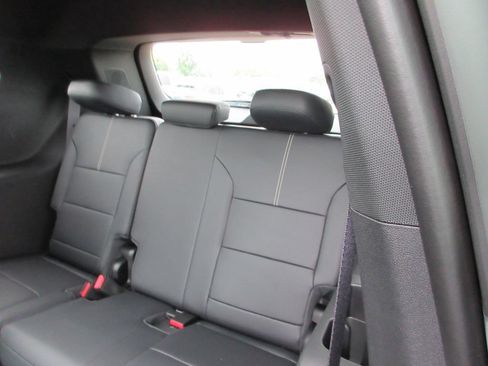 New 2027 GMC Acadia Elevation w/ Elevation Premium Package FWD image 11