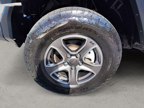 Used 2021 Jeep Wrangler Sport AWD/4WD image 9