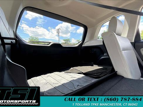 Used 2014 Subaru Forester 2.5i Premium w/ All-Weather Package image 28