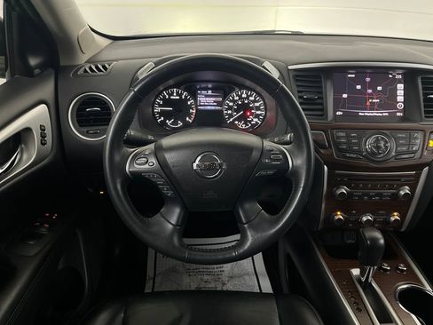Used 2018 Nissan Pathfinder Platinum image 33
