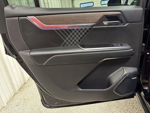 Used 2025 GMC Acadia Denali w/ LPO, Floor Liner Package AWD/4WD image 28