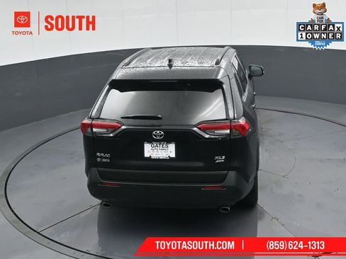 Used 2025 Toyota RAV4 XLE AWD/4WD image 43