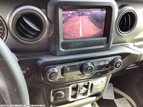 Used 2021 Jeep Wrangler Unlimited Sport AWD/4WD image 8
