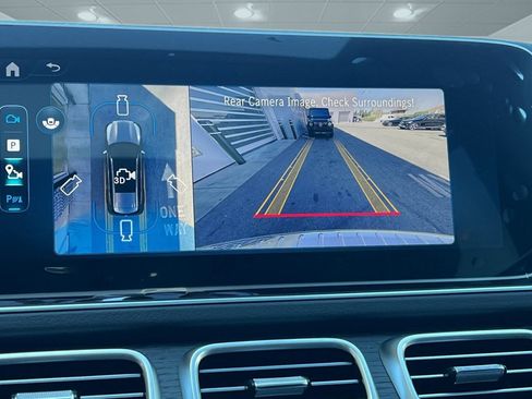 New 2026 Mercedes-Benz GLS 580 4MATIC image 25