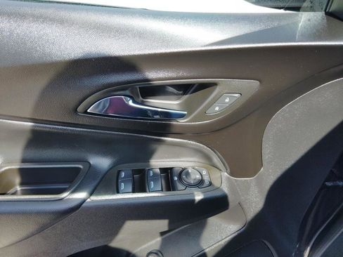 Used 2023 Chevrolet Equinox LT FWD image 13
