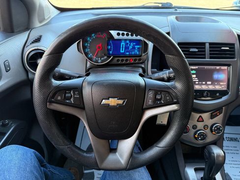 Used 2015 Chevrolet Sonic LT image 22