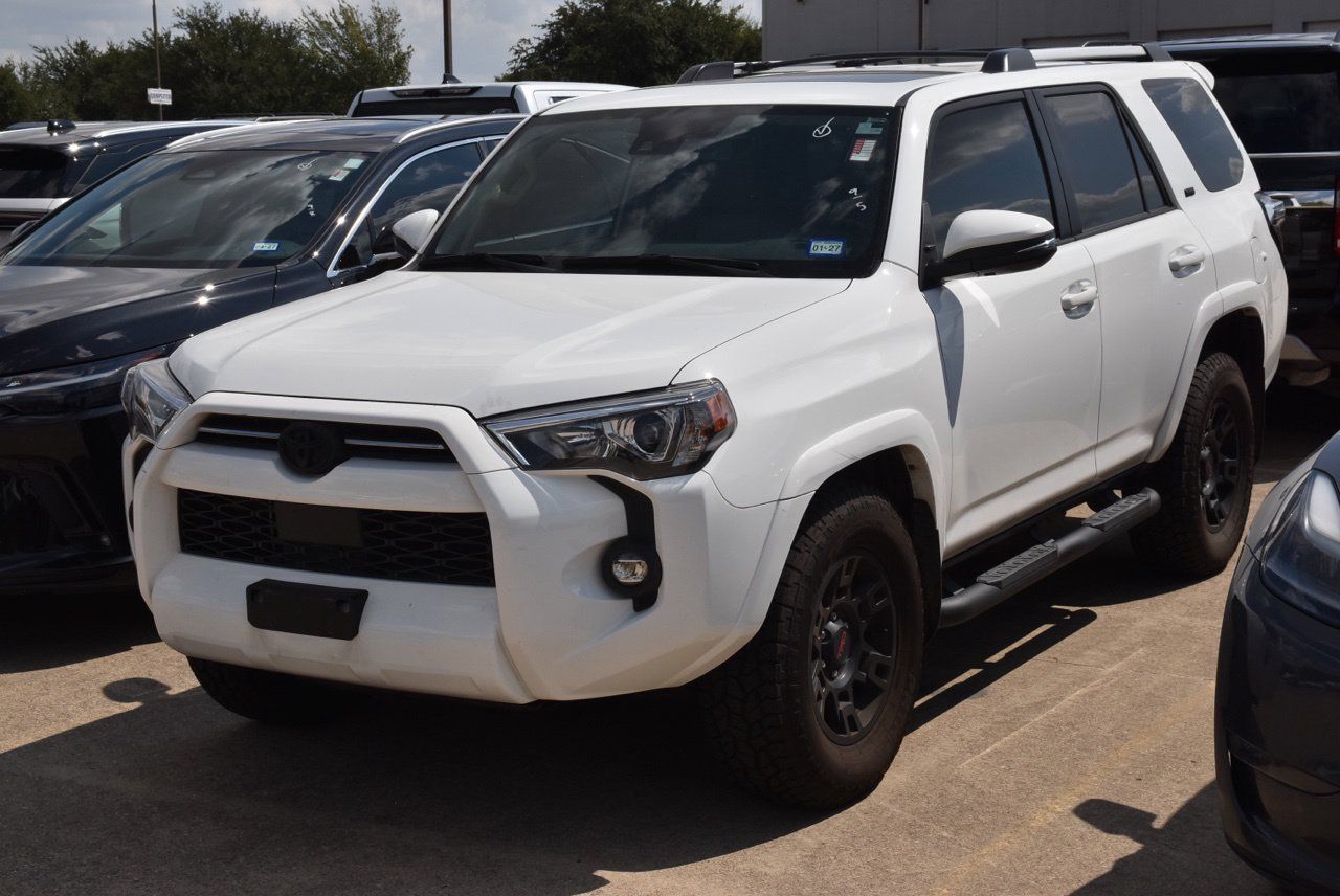 Used 2022 Toyota 4Runner SR5 Premium w/ Moonroof Package RWD image 2