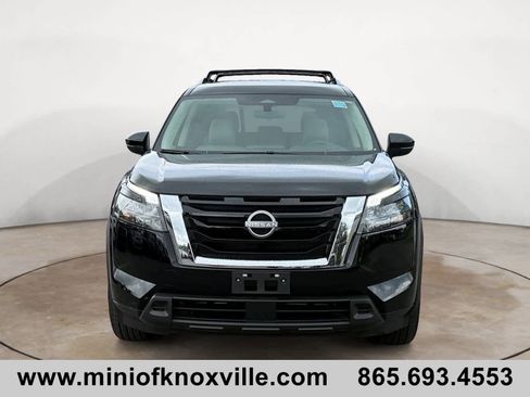 Used 2024 Nissan Pathfinder SV FWD image 8