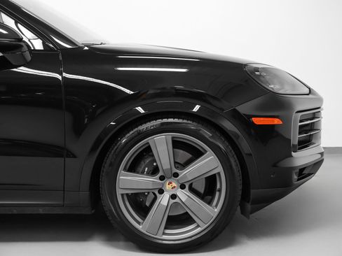 Certified 2024 Porsche Cayenne Coupe AWD/4WD image 14