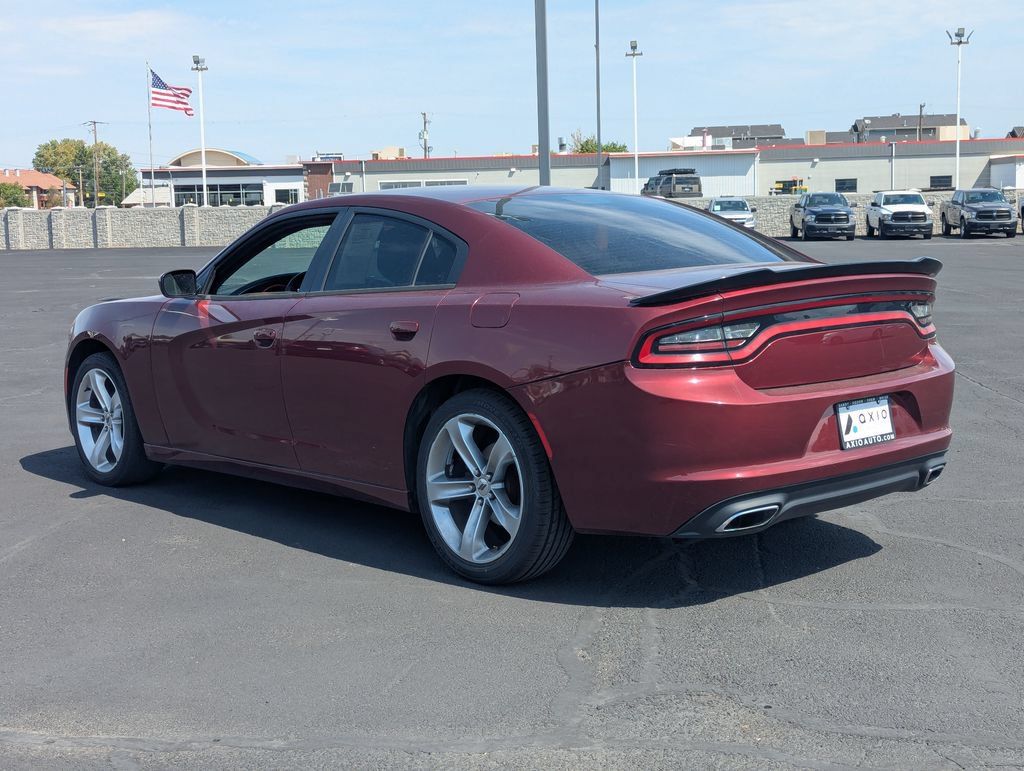 Used 2017 Dodge Charger SE RWD image 6