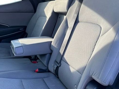 Used 2018 Hyundai Santa Fe Sport image 17