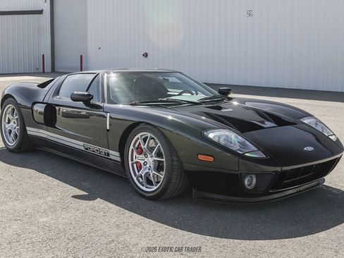 Used 2005 Ford GT RWD image 12