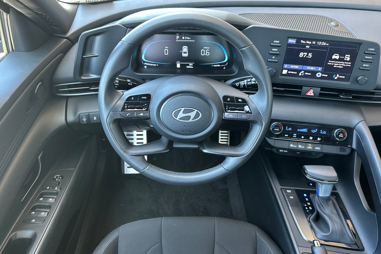 Used 2026 Hyundai Elantra Sport FWD image 17