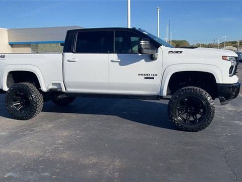 New 2025 Chevrolet Silverado 2500 LTZ w/ Trail Boss Package image 9