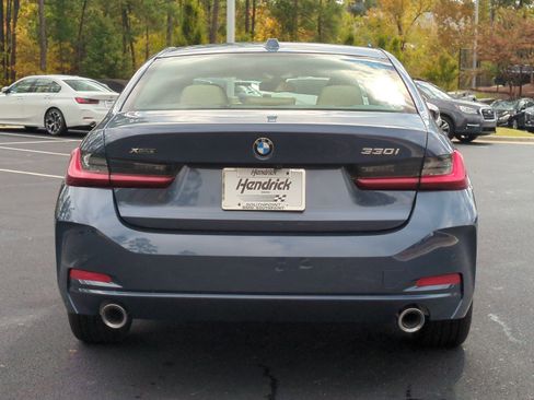 Used 2026 BMW 330i xDrive Sedan w/ Premium Package AWD/4WD image 9