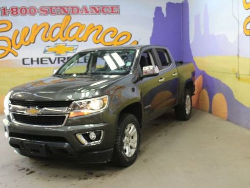 Used 2018 Chevrolet Colorado LT w/ Luxury Package, Chrome AWD/4WD image 2